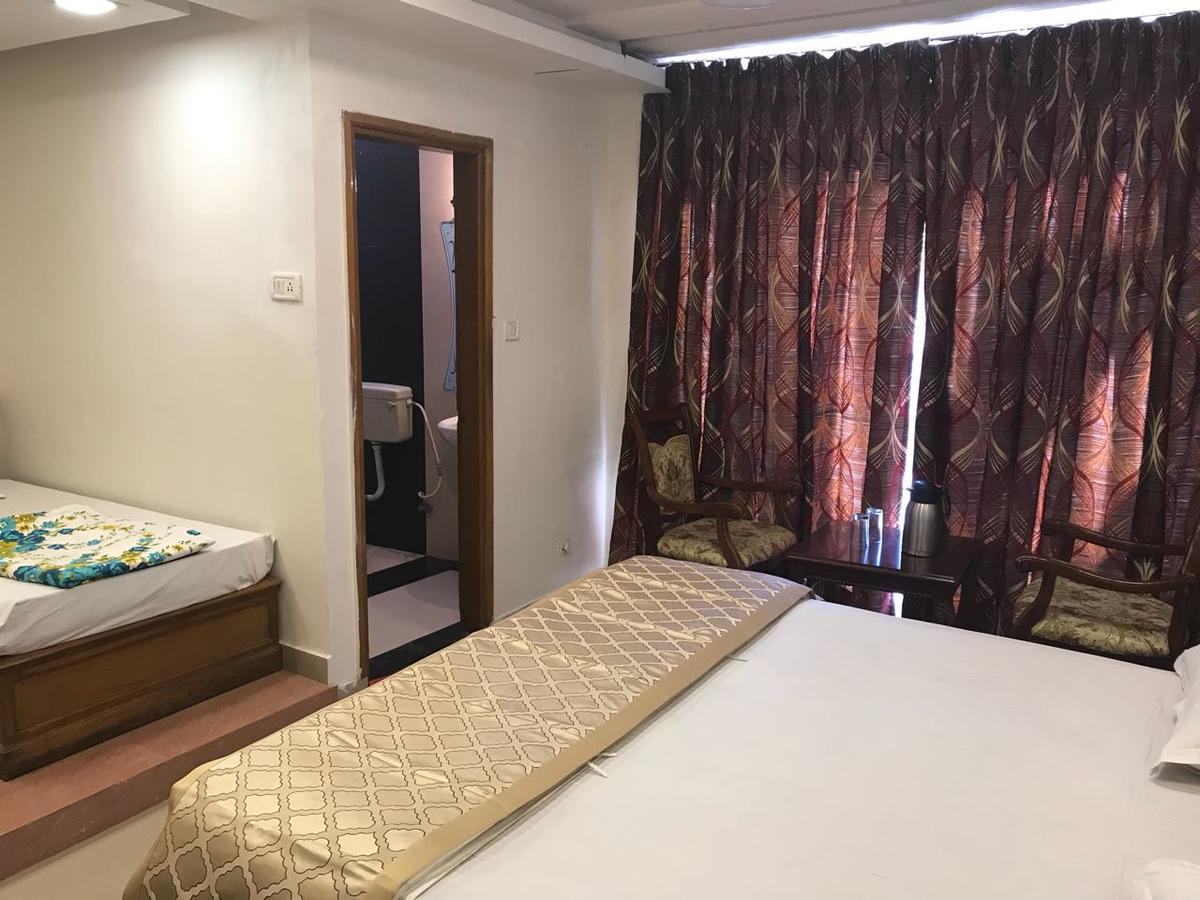 Hotel Sheratone Маунт-Абу Экстерьер фото